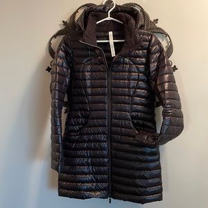 Lululemon Pack it down jacket size 6. Perfect condition!